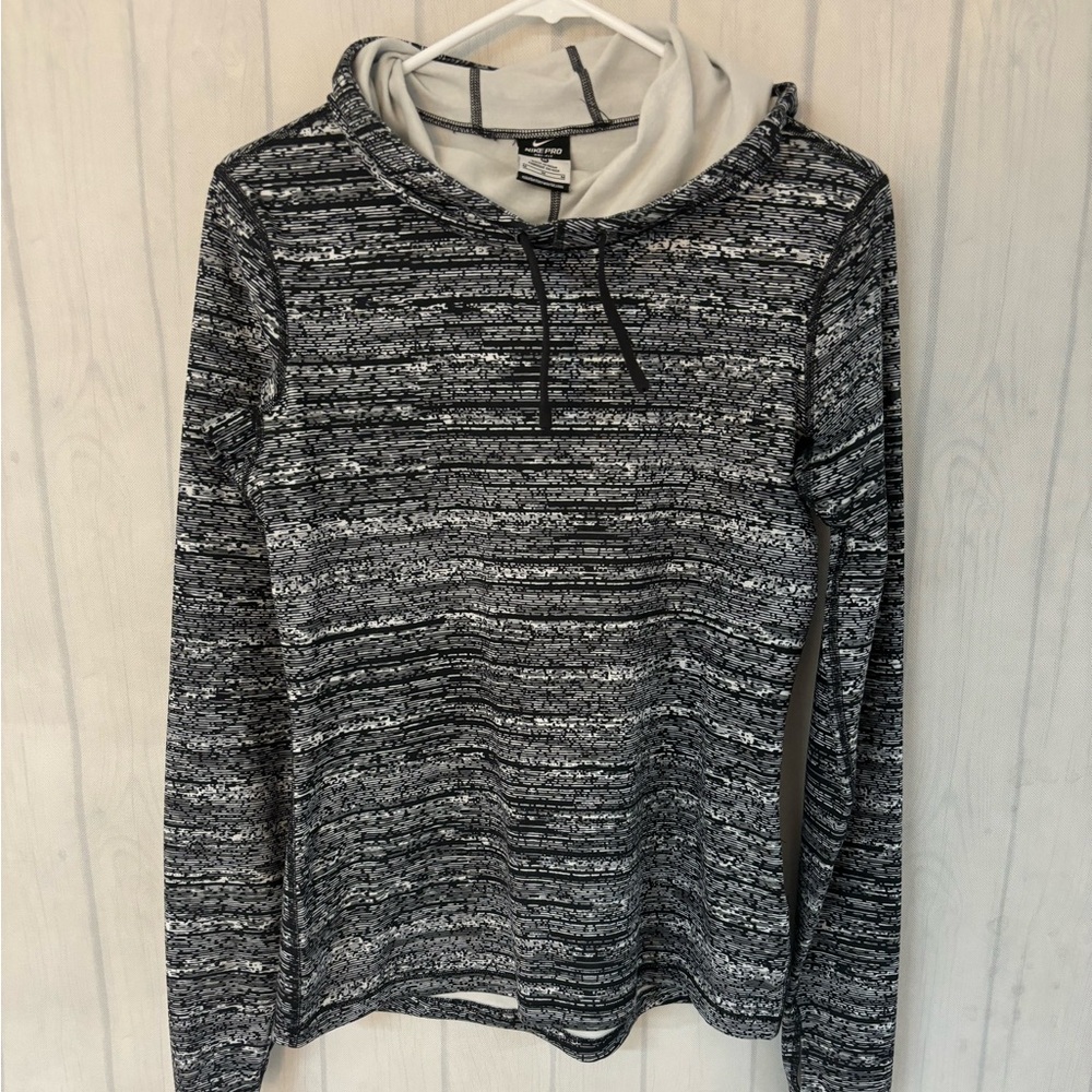 Nike Womens Pro Warm Training Scuba Hood Pull Over Top Size Medium Athle…